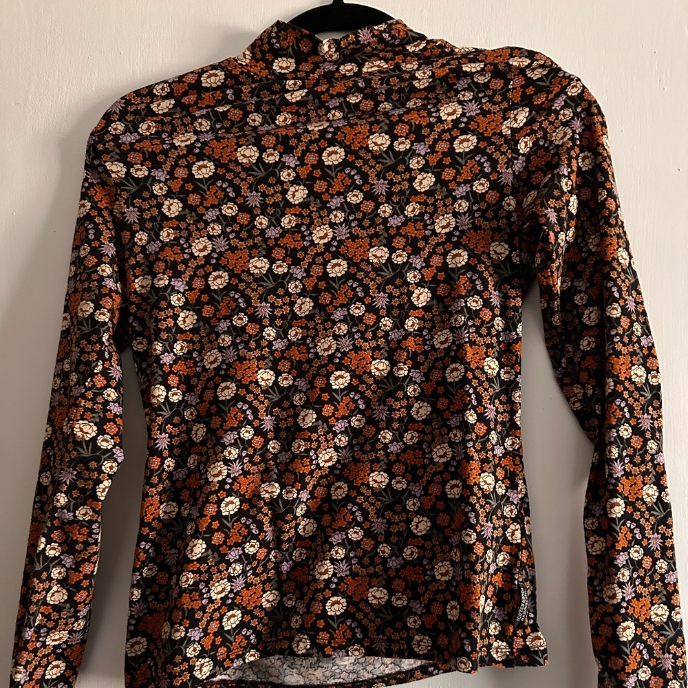 Long-sleeve printed slim fit turtleneck T-shirt